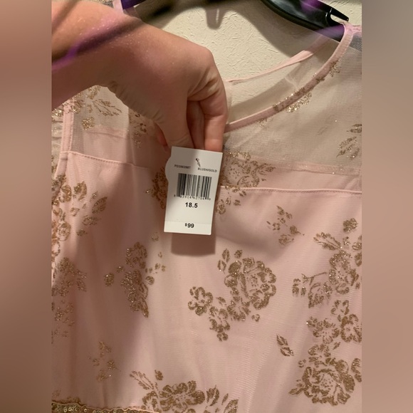 Girls Dress New, Pink and Gold. - Picture 2 of 3